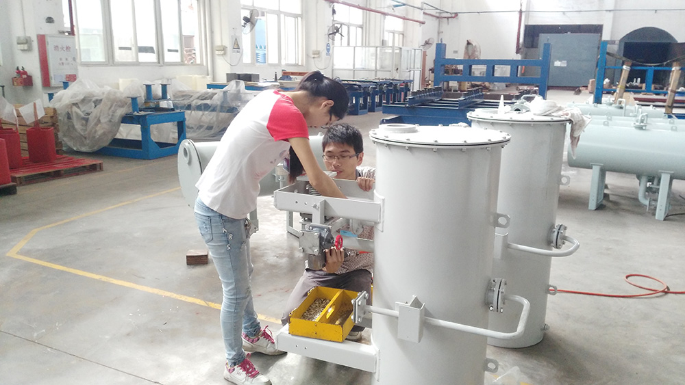 2015應(yīng)屆生車間工作照